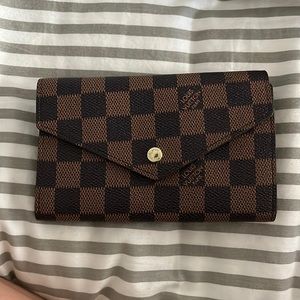 Faux Louis Vuitton Snap Wallet Brown